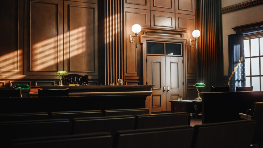 An empty American courtroom